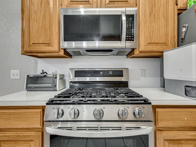 Building Photo - 2608 Southern Hills Dr