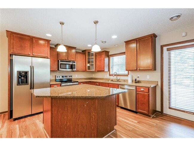 Building Photo - 15640 60th Ave N