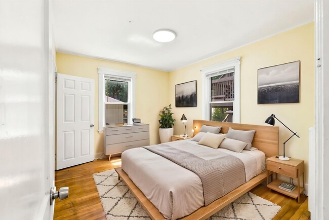 Building Photo - 72 Olney St