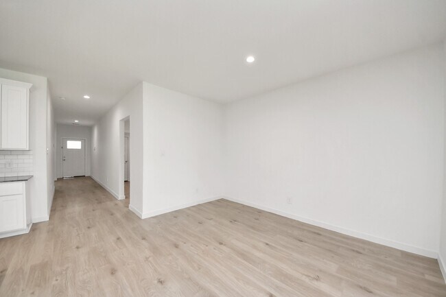 Building Photo - 1618 Westway Dr