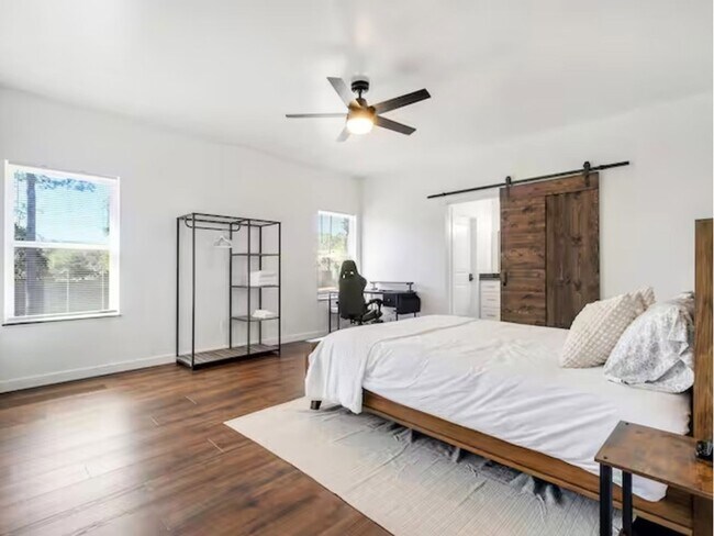 Building Photo - 134 Blackberry Ln