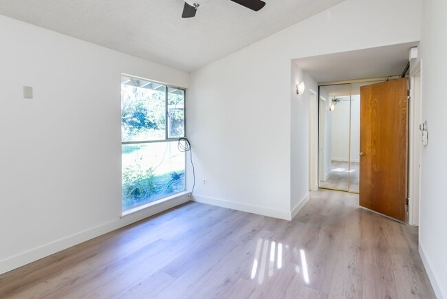 Building Photo - 9635 Gerald Ave