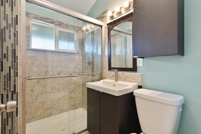 Building Photo - 1500 60th Ave