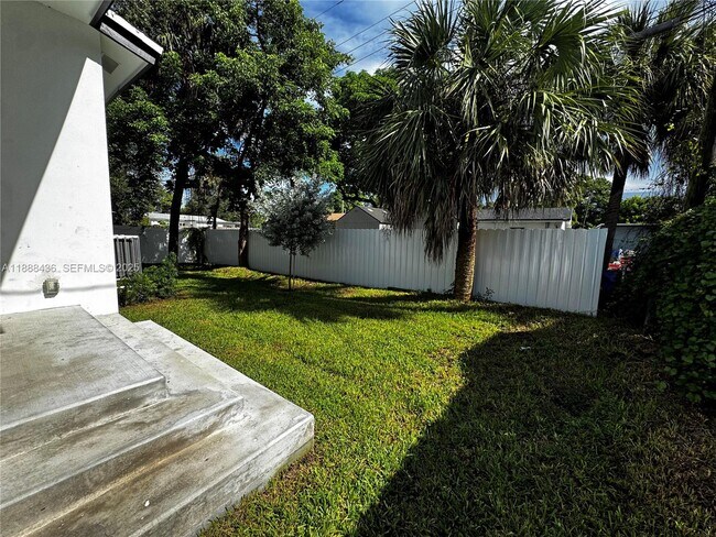 Building Photo - 2541 NW 9th St