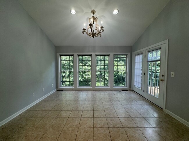 Building Photo - 15028 Gaffney Cir