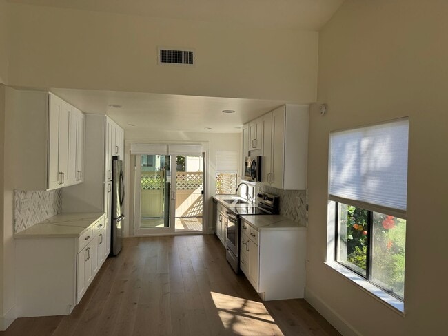 Building Photo - Updated Brentwood model in Leisure Village