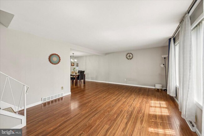Building Photo - 805 Selma St
