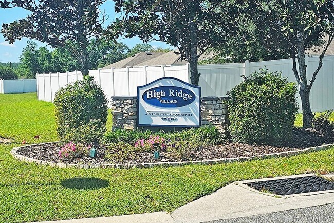 Building Photo - 320 W Runyon Loop