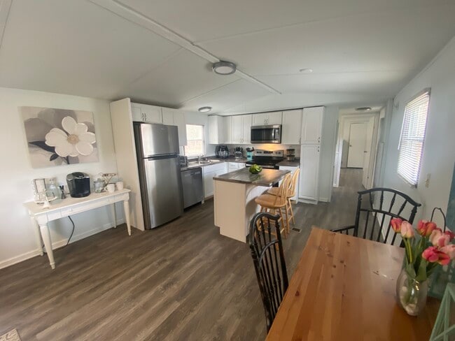 Building Photo - 430 Ranch Rd