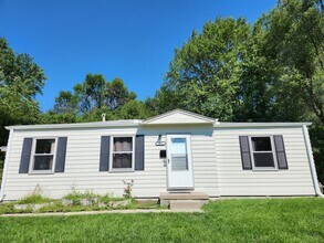 Building Photo - Newly Remodeled 3/1