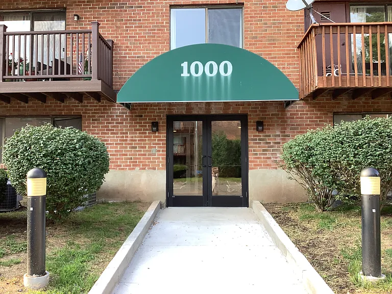 Building Photo - 1217 Harbor View Dr