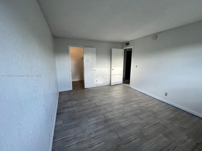 Building Photo - 4160 NW 21st St