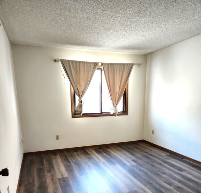 Building Photo - 5655 Brandlwood Ct