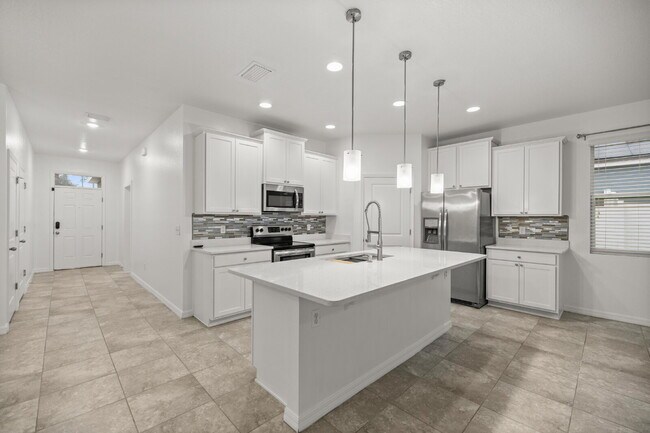 Building Photo - Spacious 4 Bedroom Home with Private Mother-in-Law Suite – Pet Friendly & Move-In Ready!