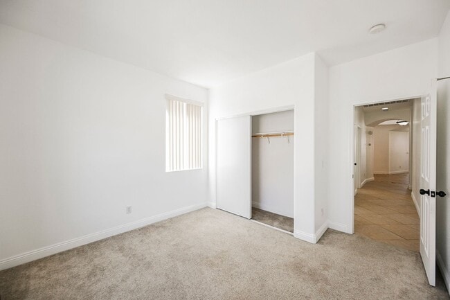 Building Photo - Welcome Home!  One Store Home