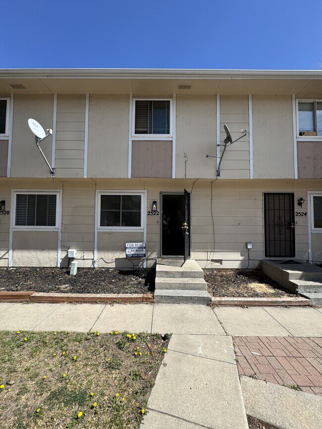 Building Photo - 2522 Knob Hill Ct