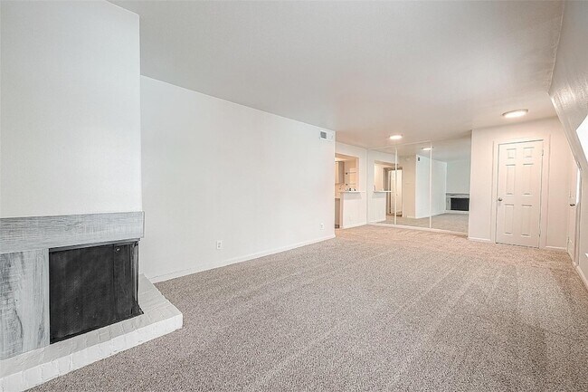 Building Photo - 2601 Marilee Ln