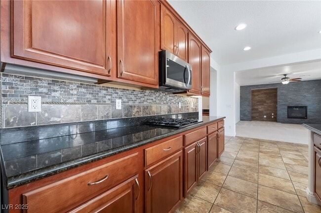 Building Photo - 9592 Staff Ln