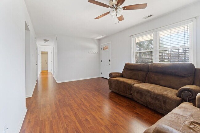 Building Photo - 1128 Grandy Ct