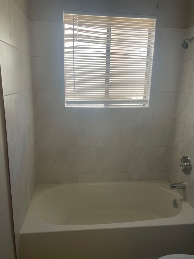 Building Photo - 10106 Lost Trail St