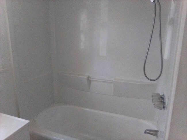 Building Photo - FOR LEASE | 2 Bd 1 Ba Home | Taft