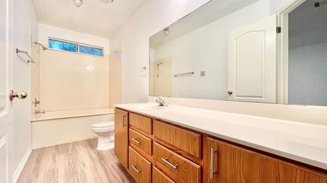 Building Photo - 1803 Woodland Dr