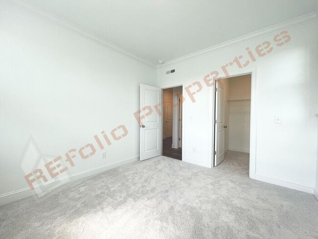 Building Photo - Beautiful Brand New 4 Bedroom, 3 Bathroom ...