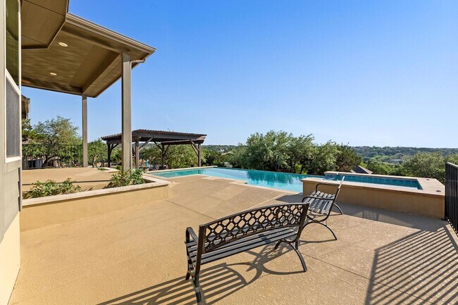 Building Photo - 4700 Topacio Dr