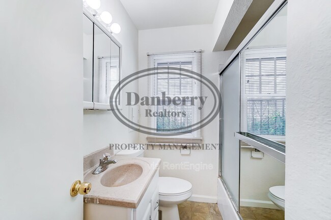 Building Photo - 1132 Brookley Blvd