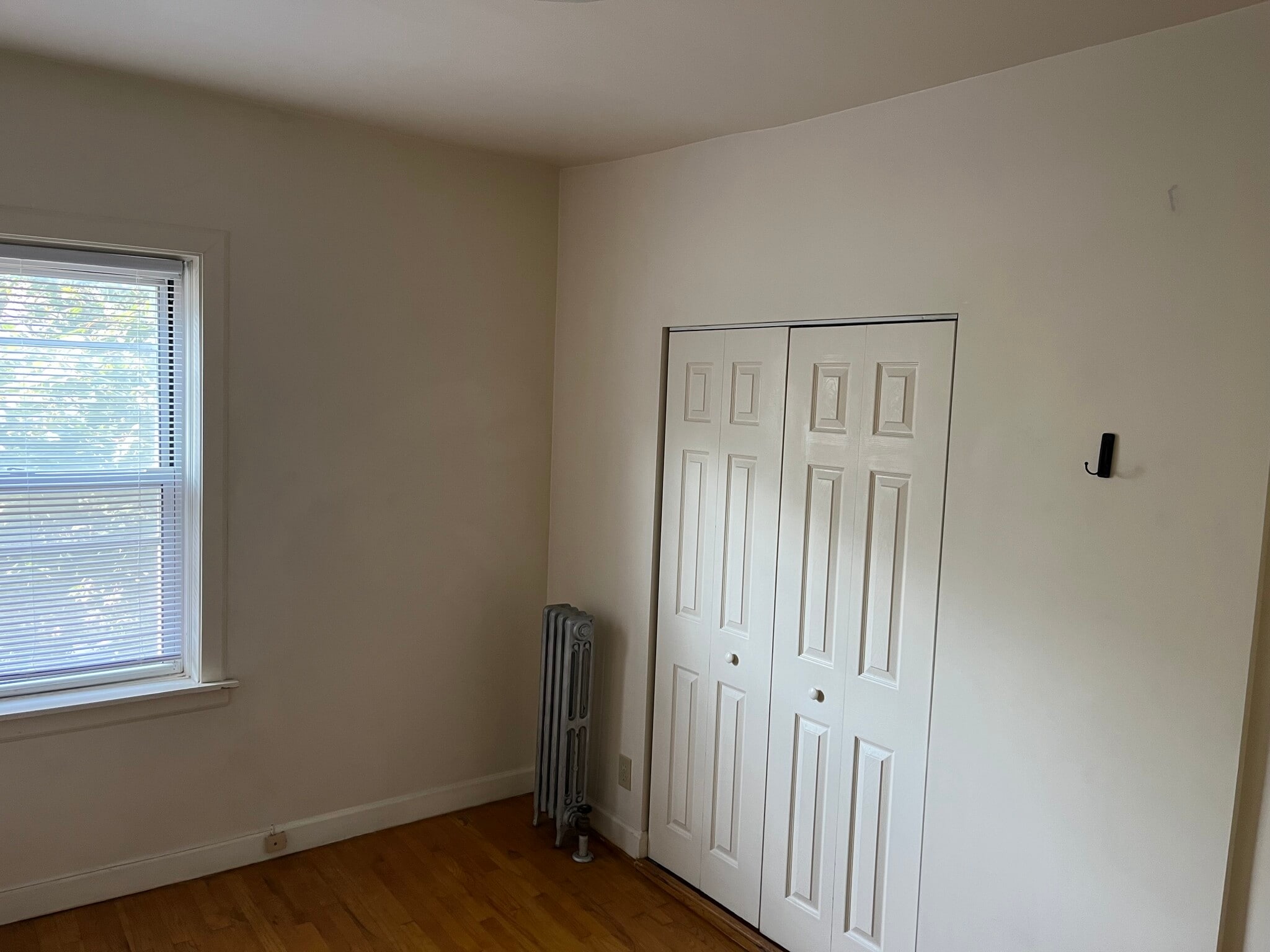 Building Photo - 5487 S Drexel Ave