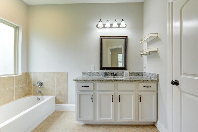 Building Photo - 3805 Shelby Cir
