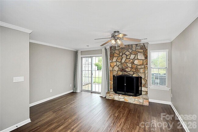 Building Photo - 8203 Golf Ridge Dr