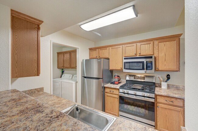 Building Photo - 7885 W Flamingo Rd