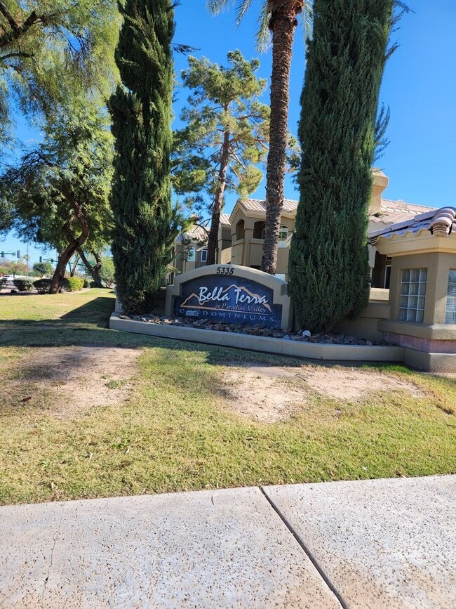 Building Photo - 2 Bedroom 2 Bath Condo located in PV