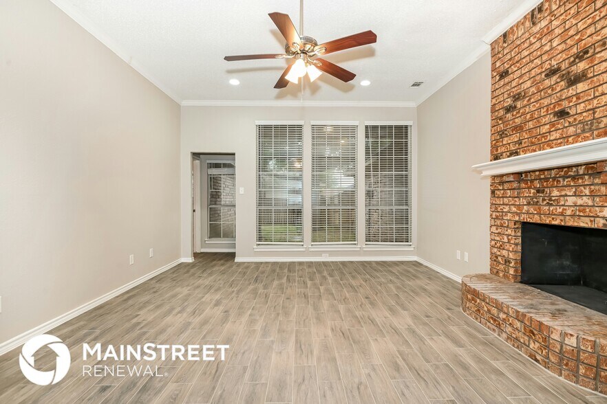 Building Photo - 1450 Cromwell Ct