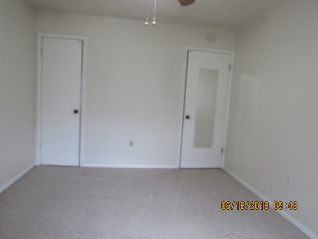 Building Photo - Great home located in Carriage Hills,