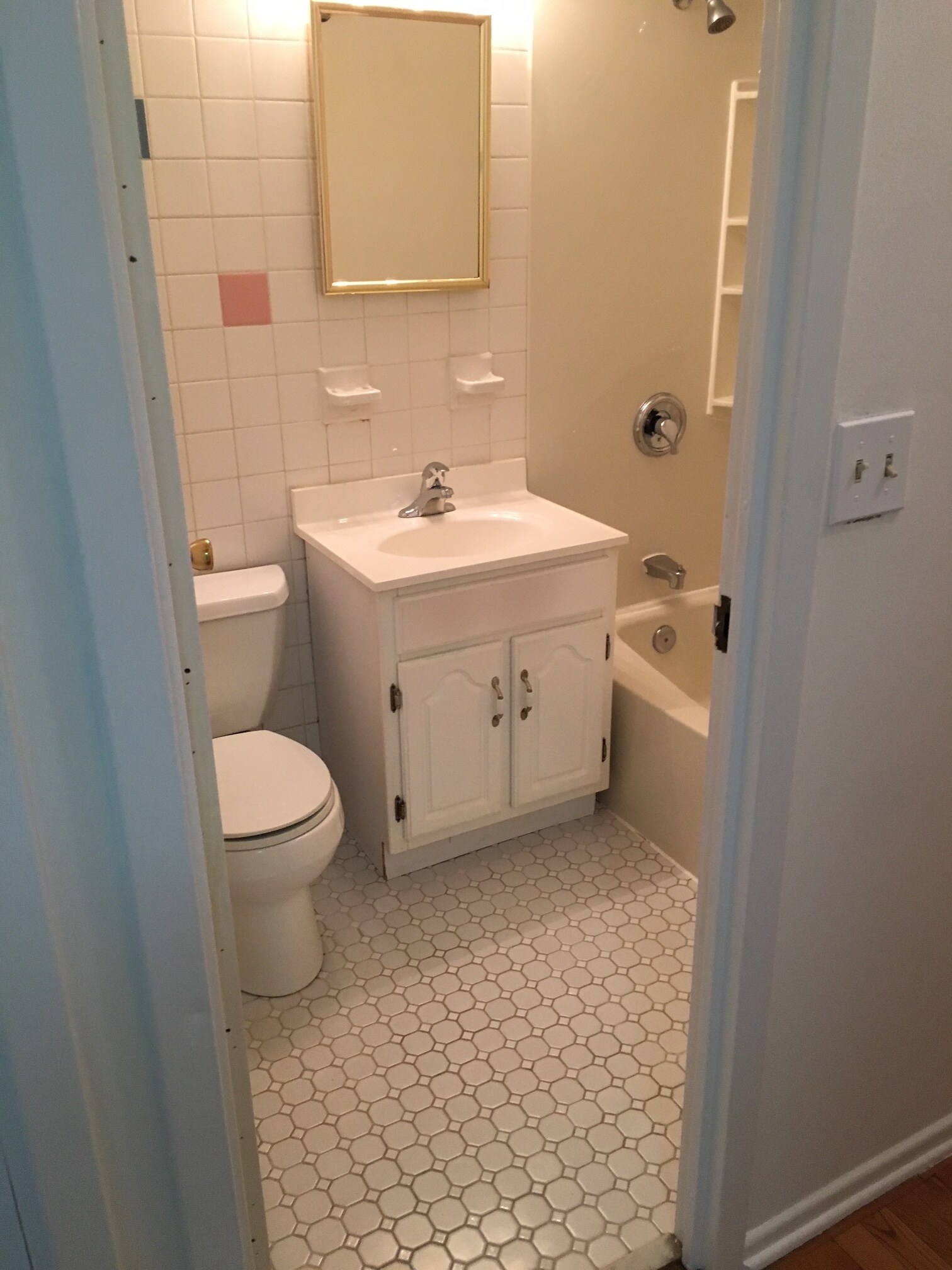 Building Photo - 87 Glenbrook Rd