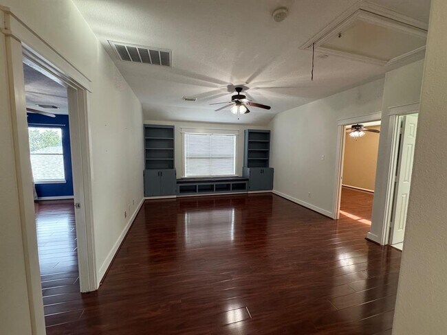 Building Photo - 24423 Hampton Lakes Dr