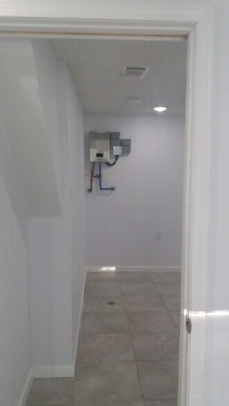 Building Photo - 3401 Belfort Ave