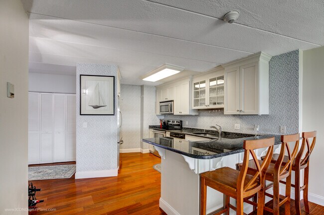 Building Photo - 1315 Capella S