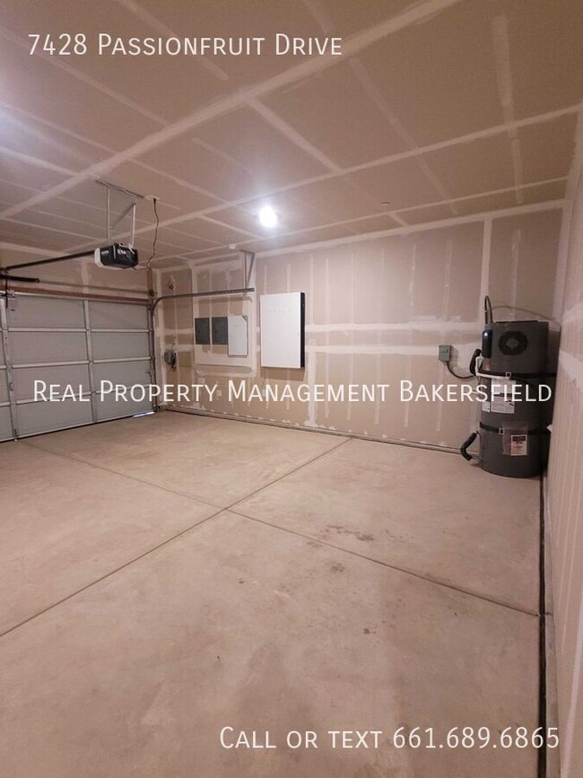 Building Photo - 7428 Passionfruit Dr