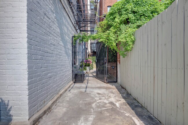 Building Photo - 1412 15th St NW