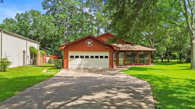 Building Photo - 2101 Bush Dr