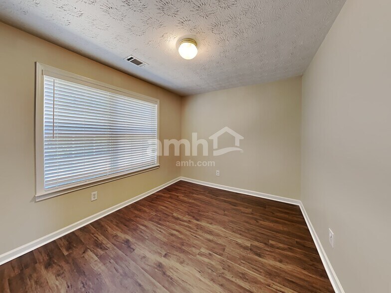 Building Photo - 3801 Bogan Mill Rd