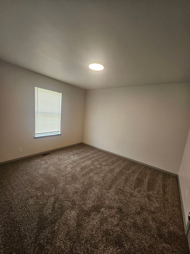 Building Photo - Yuma Duplex