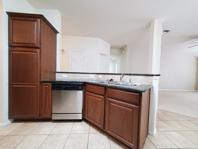 Building Photo - 4-Bedroom House for Rent in Killeen