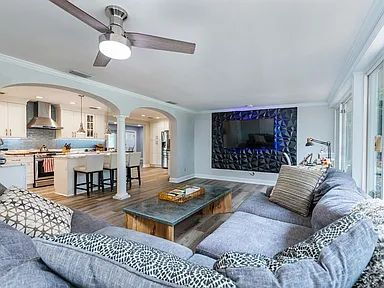 Building Photo - Rare South Tampa Rental in Virginia Park | Huge Private Backyard