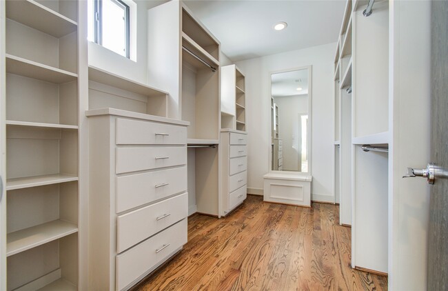 Building Photo - 1808 Ridgewood St