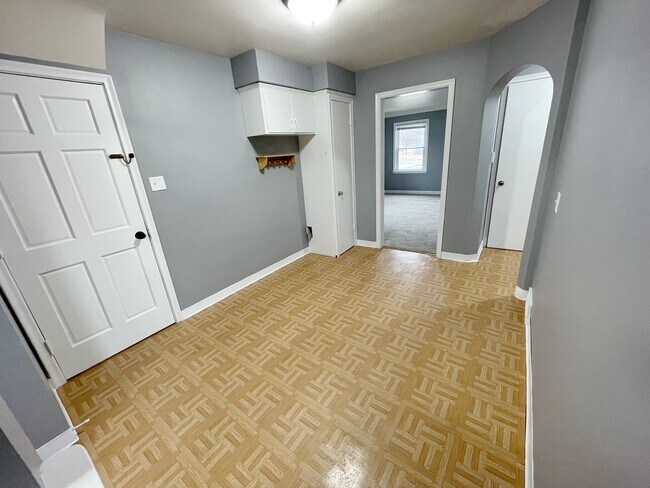 Building Photo - 1430 Minnehaha Ave