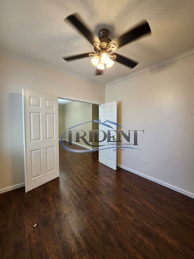 Building Photo - 3-bedroom 2-bath home with den located in Edgewater